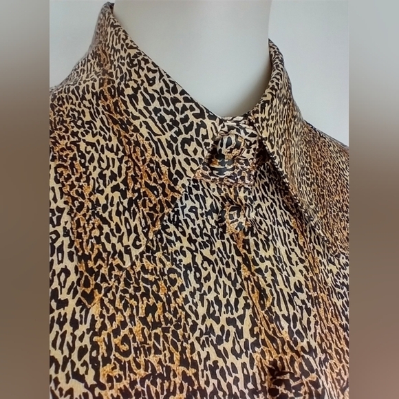 SYLVIA'S LEOPARD PRINT BLOUSE - Picture 8 of 8